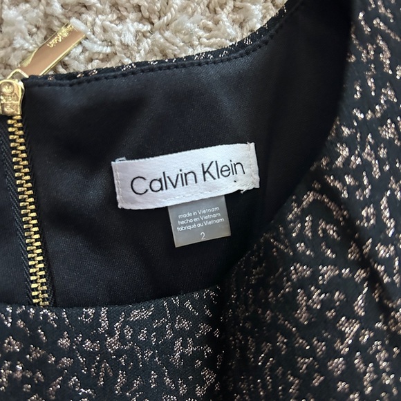 Calvin Klein Women’s Size 2 Black and Gold Patterned Dress - Picture 7 of 10